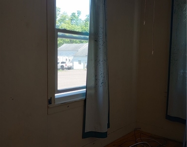 81 Maple Street - Photo Thumbnail 16