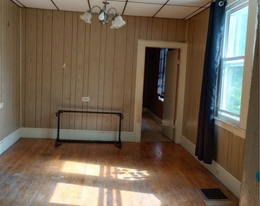 81 Maple Street - Photo Thumbnail 8