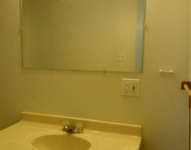 81 Maple Street - Photo Thumbnail 11