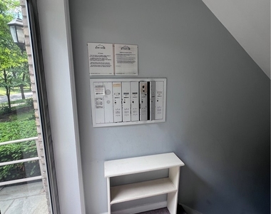 1077 East Avenue - Photo Thumbnail 2