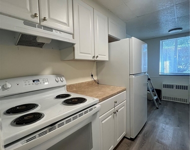 1077 East Avenue - Photo Thumbnail 7