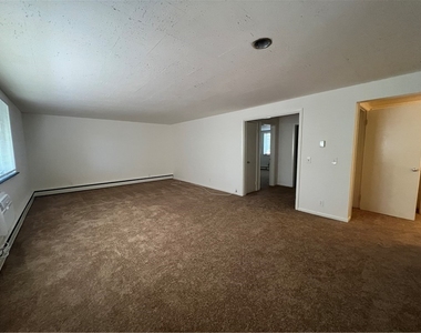 1077 East Avenue - Photo Thumbnail 9