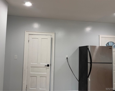 165 Playter Street - Photo Thumbnail 5