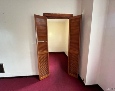 110 Briscoe Avenue - Photo Thumbnail 8