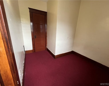 110 Briscoe Avenue - Photo Thumbnail 9