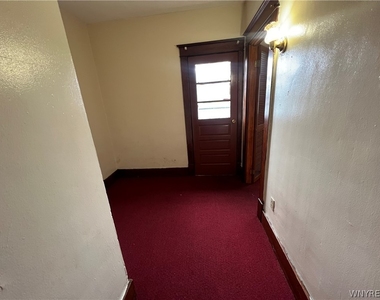 110 Briscoe Avenue - Photo Thumbnail 11