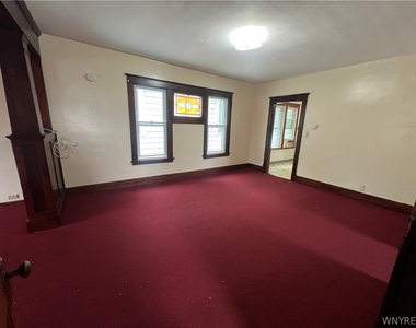 110 Briscoe Avenue - Photo Thumbnail 4
