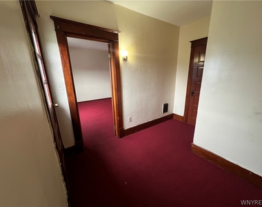 110 Briscoe Avenue - Photo Thumbnail 10