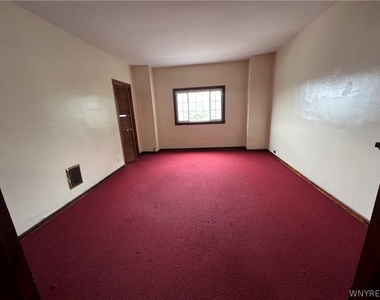 110 Briscoe Avenue - Photo Thumbnail 6