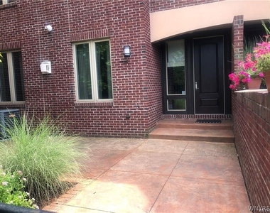 11 Ojibwa Circle - Photo Thumbnail 2