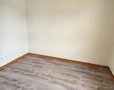 186 Center Street - Photo Thumbnail 6