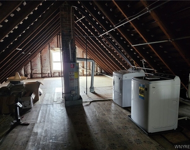 186 Center Street - Photo Thumbnail 8