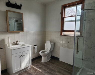 186 Center Street - Photo Thumbnail 7