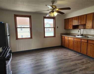 186 Center Street - Photo Thumbnail 3
