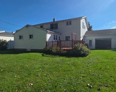 82 Dartwood- Upper Unit Drive - Photo Thumbnail 2