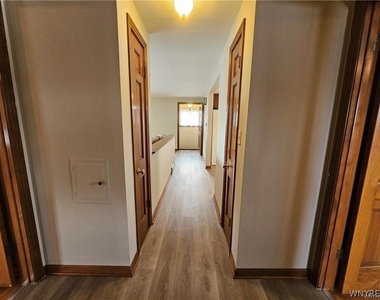 82 Dartwood- Upper Unit Drive - Photo Thumbnail 16