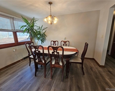 82 Dartwood- Upper Unit Drive - Photo Thumbnail 11