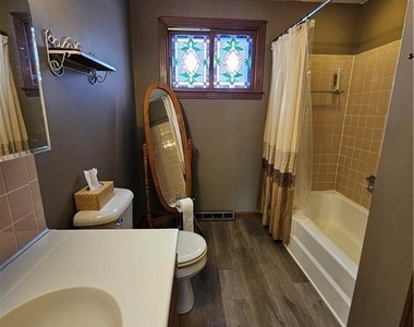 82 Dartwood- Upper Unit Drive - Photo Thumbnail 19