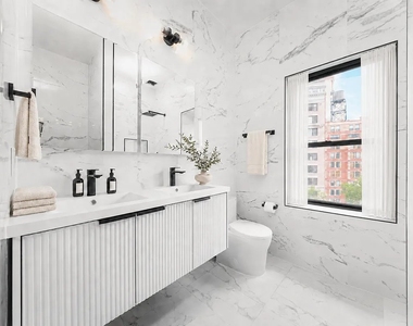 111 Reade Street - Photo Thumbnail 6