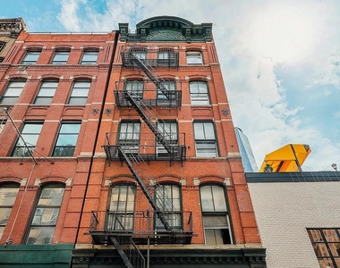 111 Reade Street - Photo Thumbnail 12