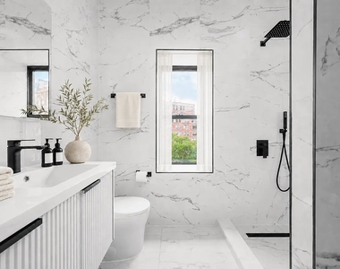 111 Reade Street - Photo Thumbnail 7