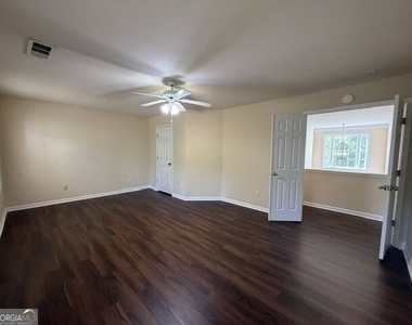 817 Brampton Way - Photo Thumbnail 26
