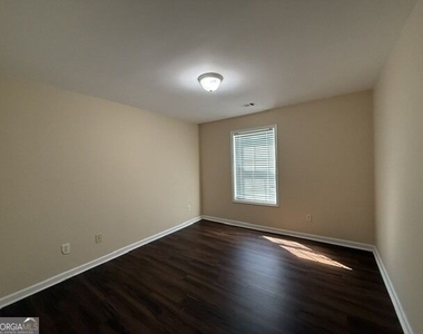 817 Brampton Way - Photo Thumbnail 14