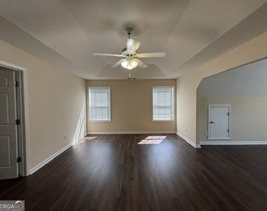 817 Brampton Way - Photo Thumbnail 16