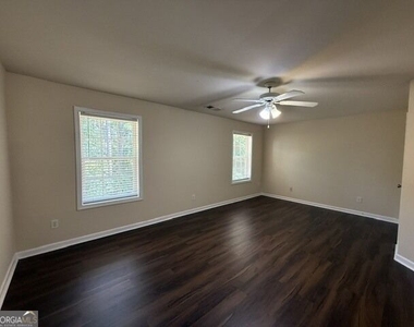817 Brampton Way - Photo Thumbnail 25