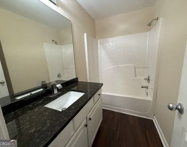 817 Brampton Way - Photo Thumbnail 23