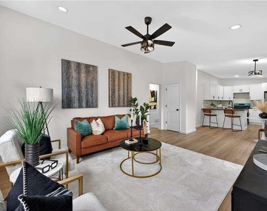 201 Lydia Drive Se - Photo Thumbnail 2