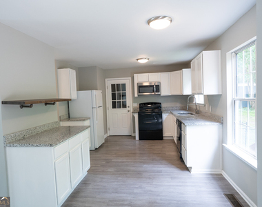 3043 Saddle Creek Drive - Photo Thumbnail 18