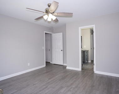 3043 Saddle Creek Drive - Photo Thumbnail 31