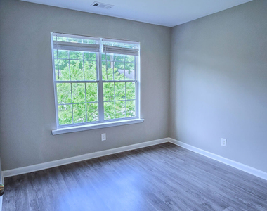 3043 Saddle Creek Drive - Photo Thumbnail 8