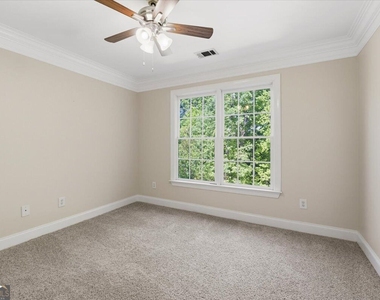 728 Markhams Drive - Photo Thumbnail 35