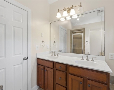 728 Markhams Drive - Photo Thumbnail 30