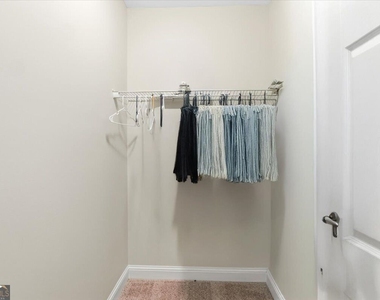 728 Markhams Drive - Photo Thumbnail 17