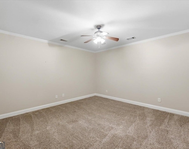 728 Markhams Drive - Photo Thumbnail 15
