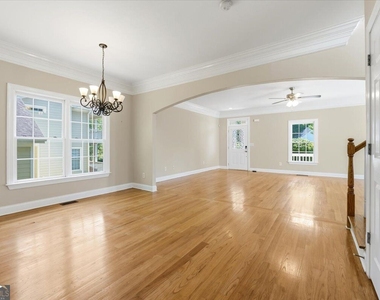 728 Markhams Drive - Photo Thumbnail 13