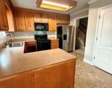 1705 Tugalo Drive - Photo Thumbnail 5