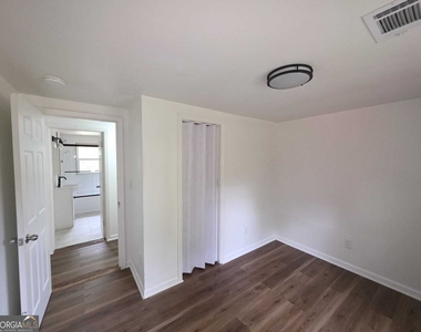 15 Dixie Drive - Photo Thumbnail 11