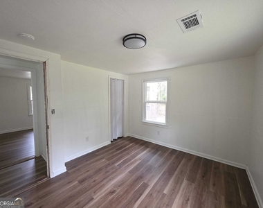 15 Dixie Drive - Photo Thumbnail 5