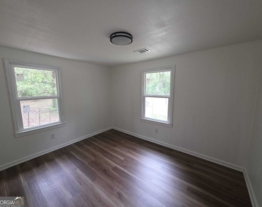 15 Dixie Drive - Photo Thumbnail 12