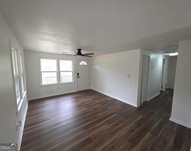 15 Dixie Drive - Photo Thumbnail 3