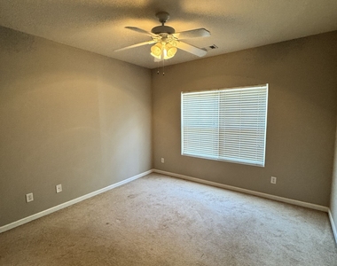 376 Pointe Circle Bl 3 - Photo Thumbnail 23