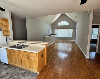 376 Pointe Circle Bl 3 - Photo Thumbnail 21