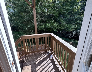 376 Pointe Circle Bl 3 - Photo Thumbnail 9