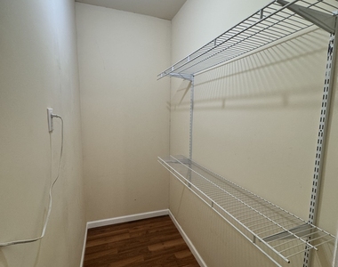 376 Pointe Circle Bl 3 - Photo Thumbnail 10
