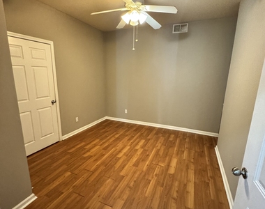 376 Pointe Circle Bl 3 - Photo Thumbnail 6