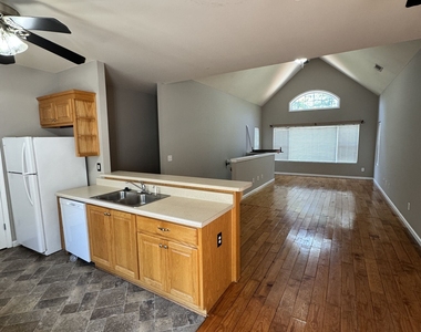 376 Pointe Circle Bl 3 - Photo Thumbnail 20